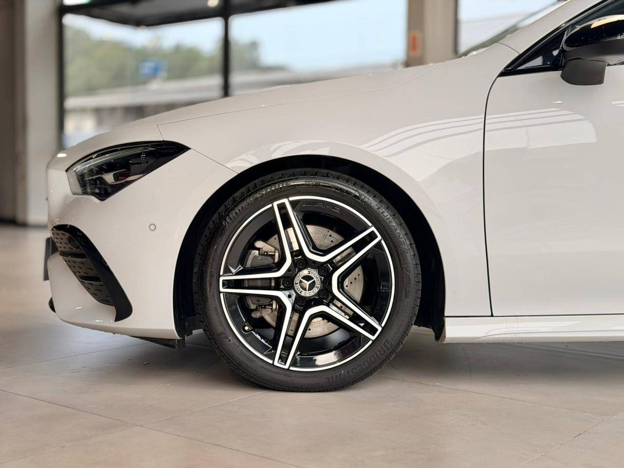MERCEDES-BENZ CLA 200
