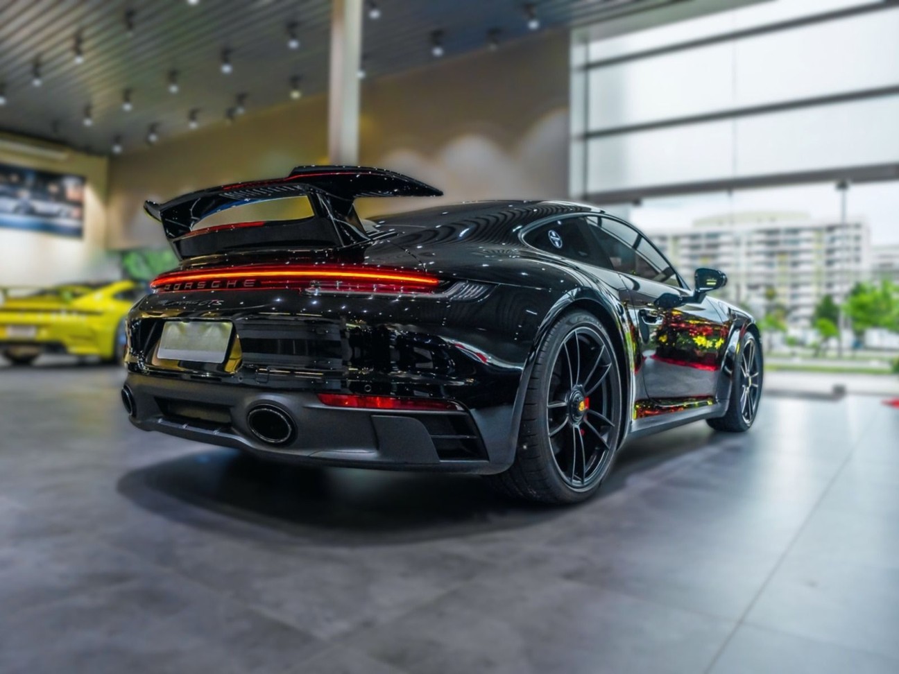 PORSCHE 911