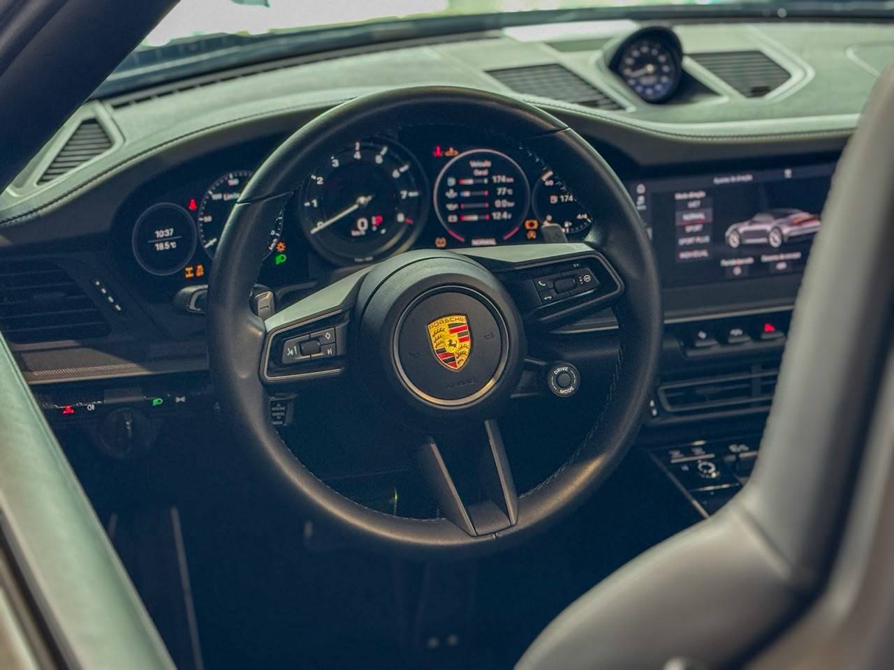 PORSCHE 911