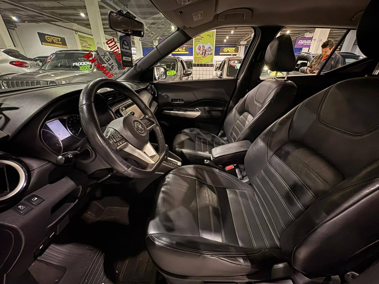 NISSAN KICKS