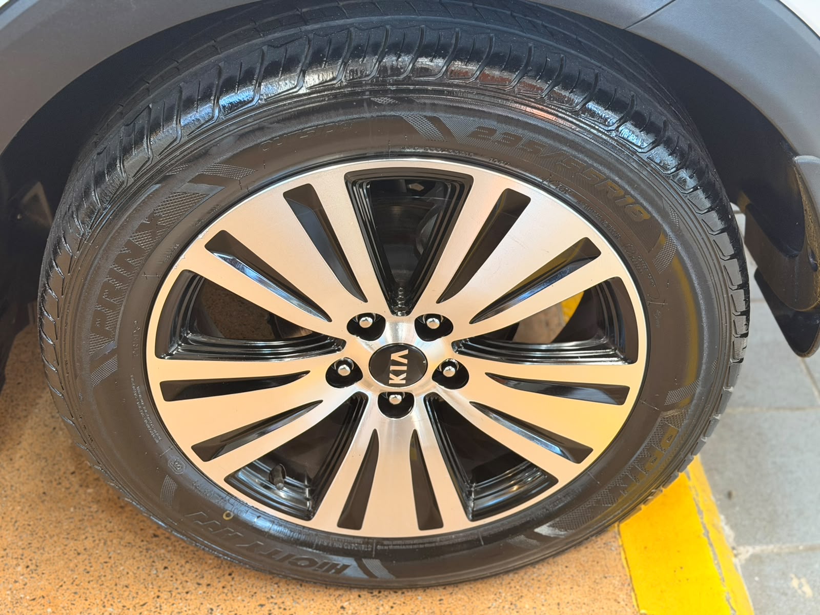 KIA SPORTAGE