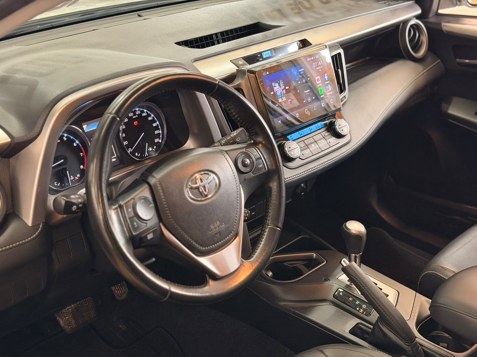 TOYOTA RAV4