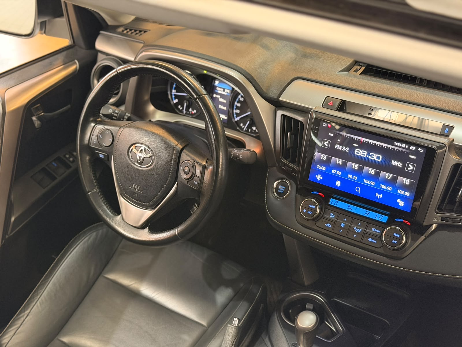 TOYOTA RAV4