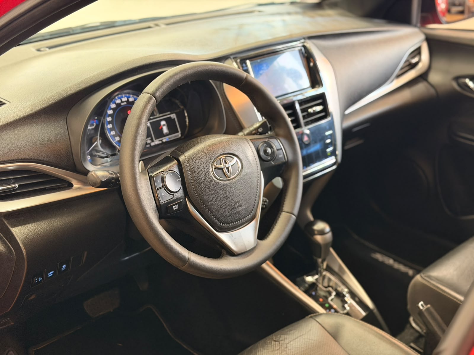 TOYOTA YARIS