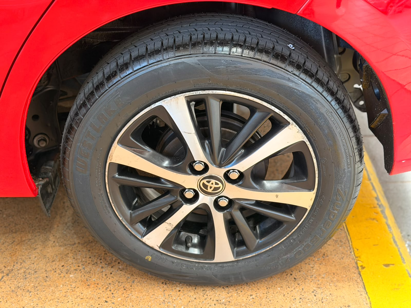 TOYOTA YARIS