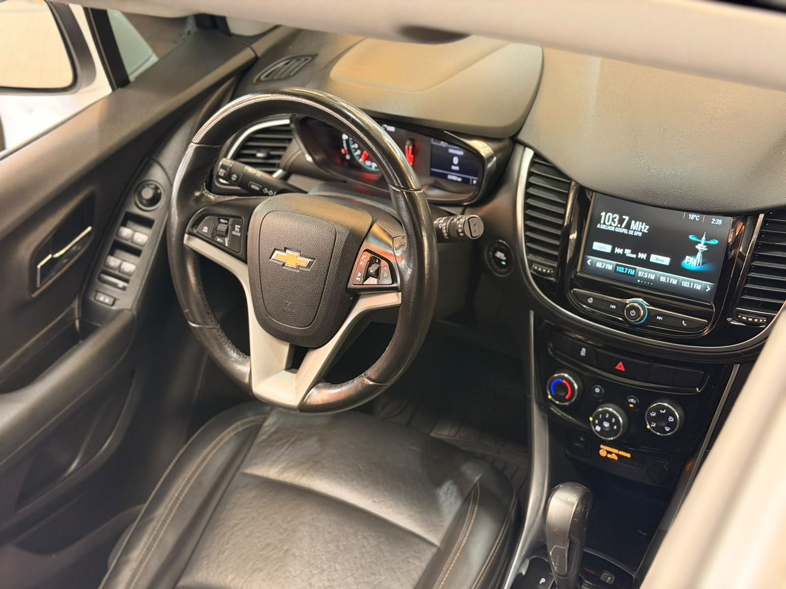 CHEVROLET TRACKER