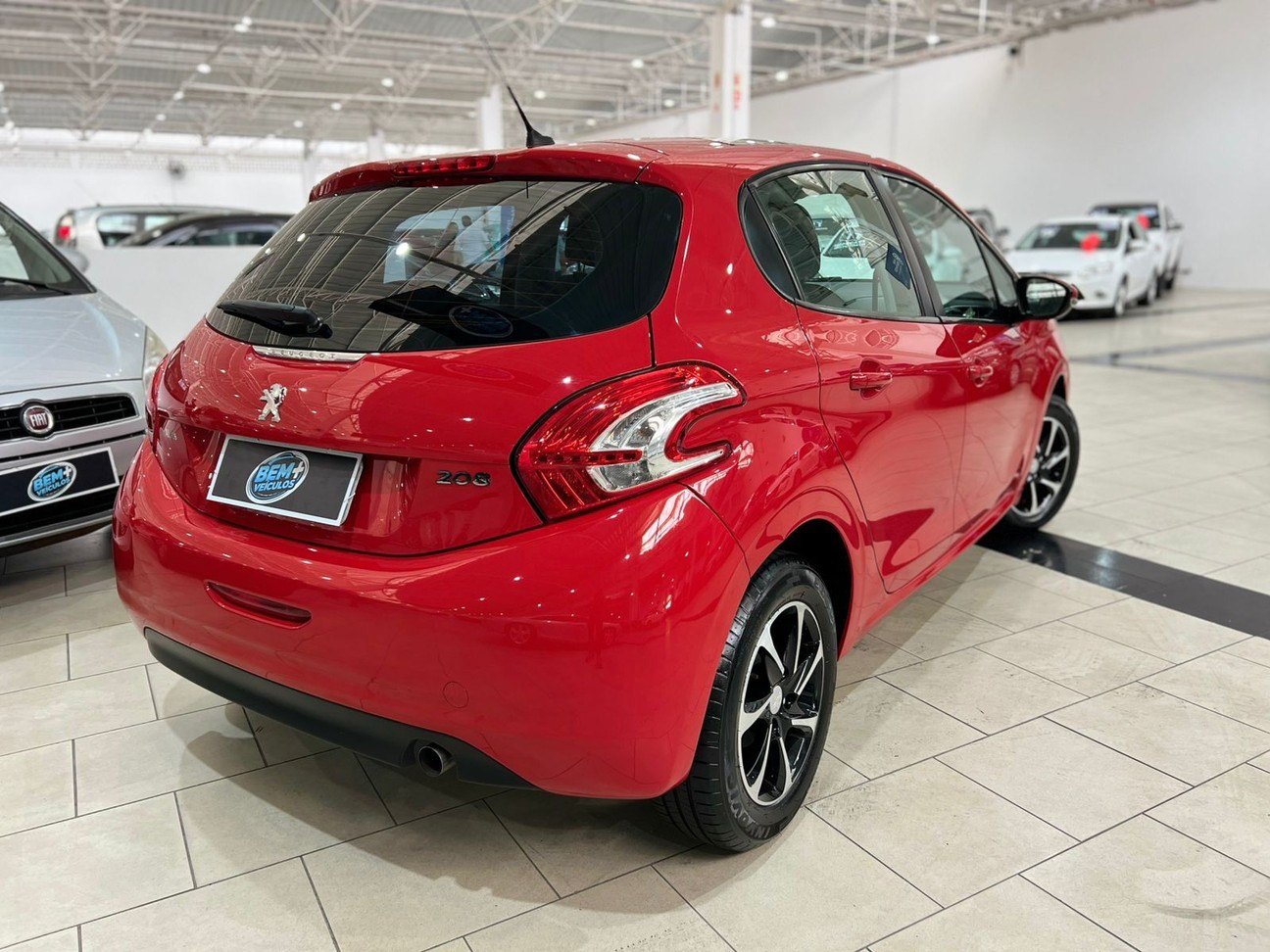 PEUGEOT 208