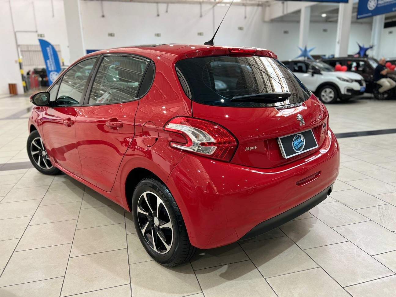 PEUGEOT 208
