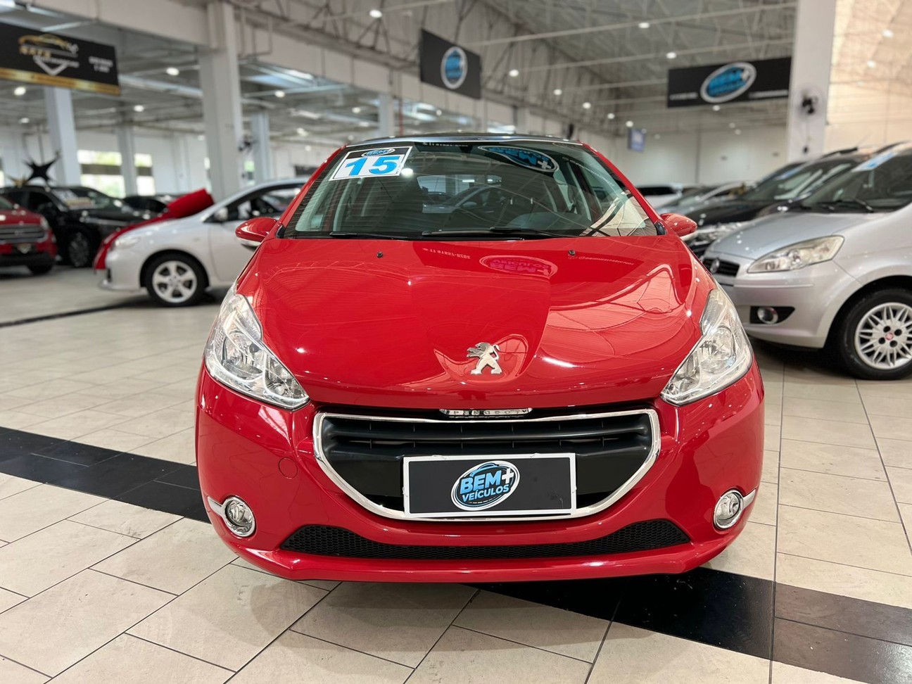 PEUGEOT 208