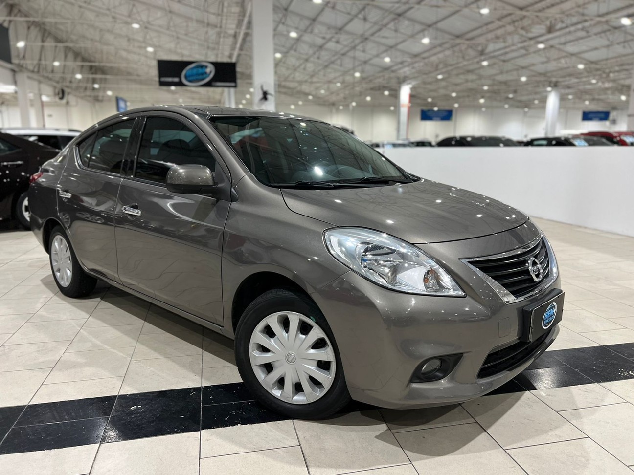 NISSAN VERSA