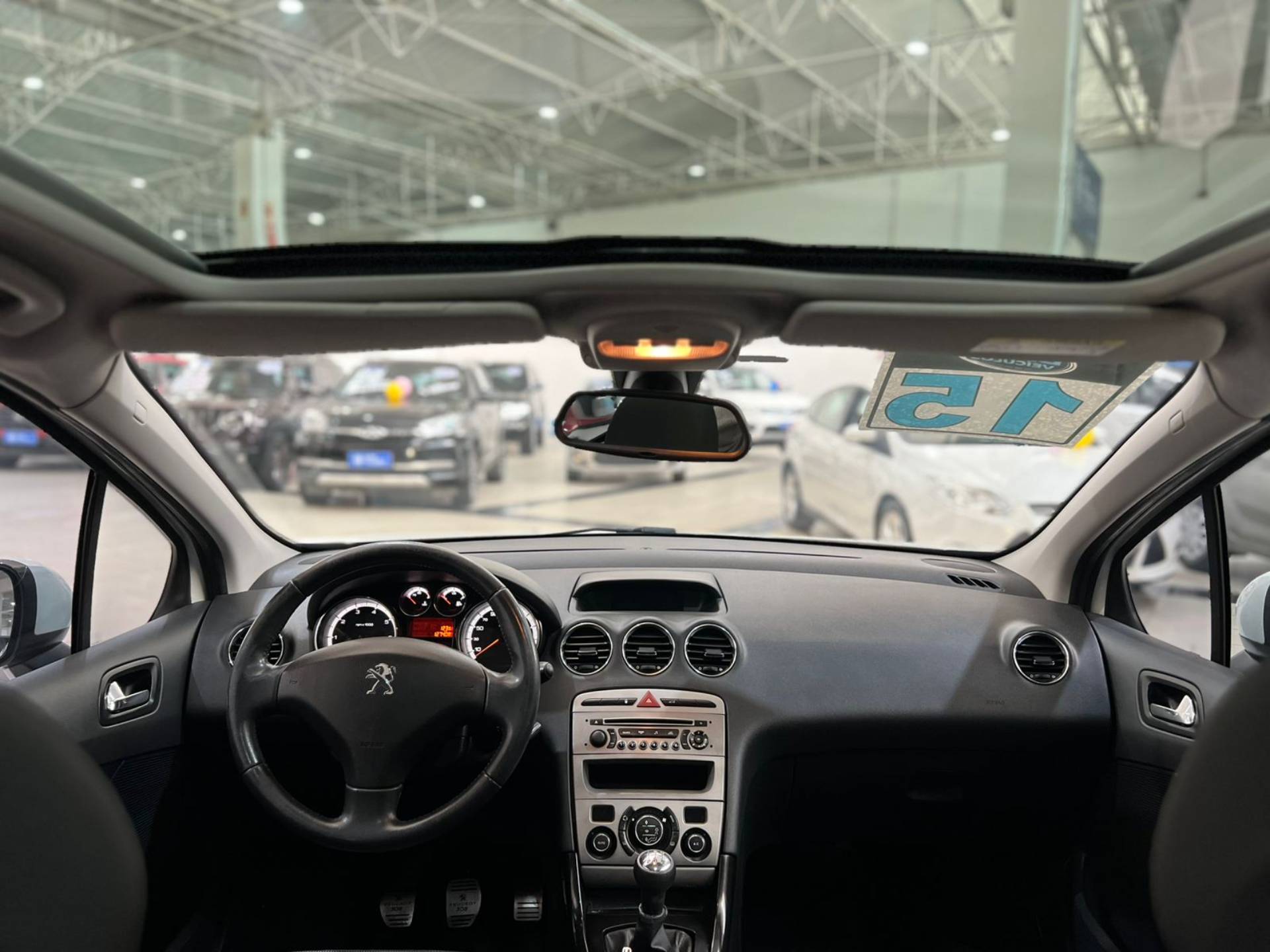PEUGEOT 308
