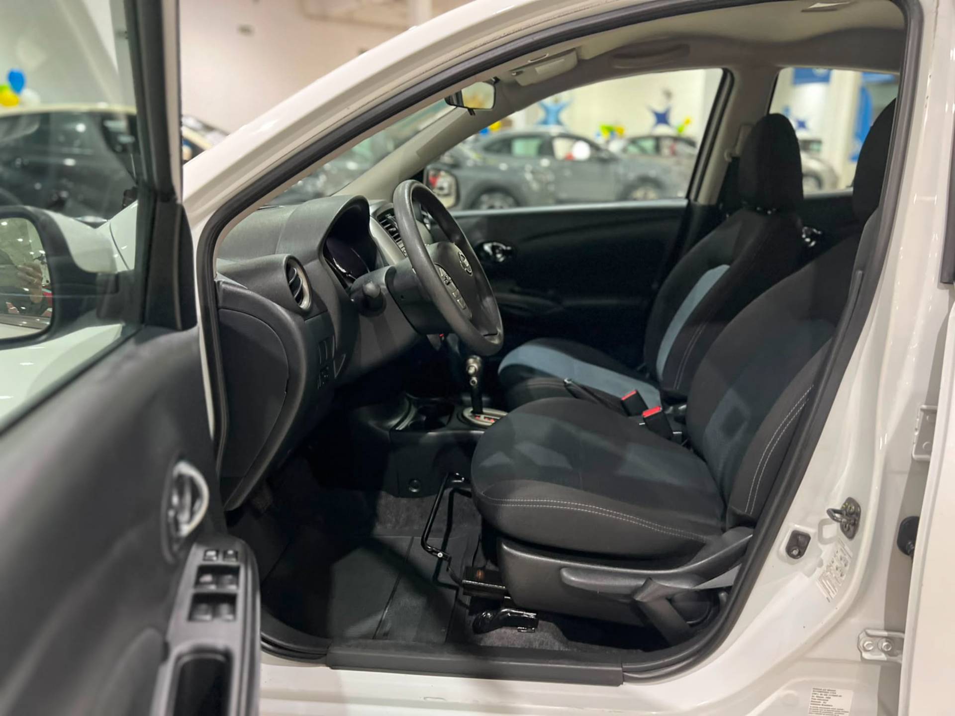 NISSAN VERSA