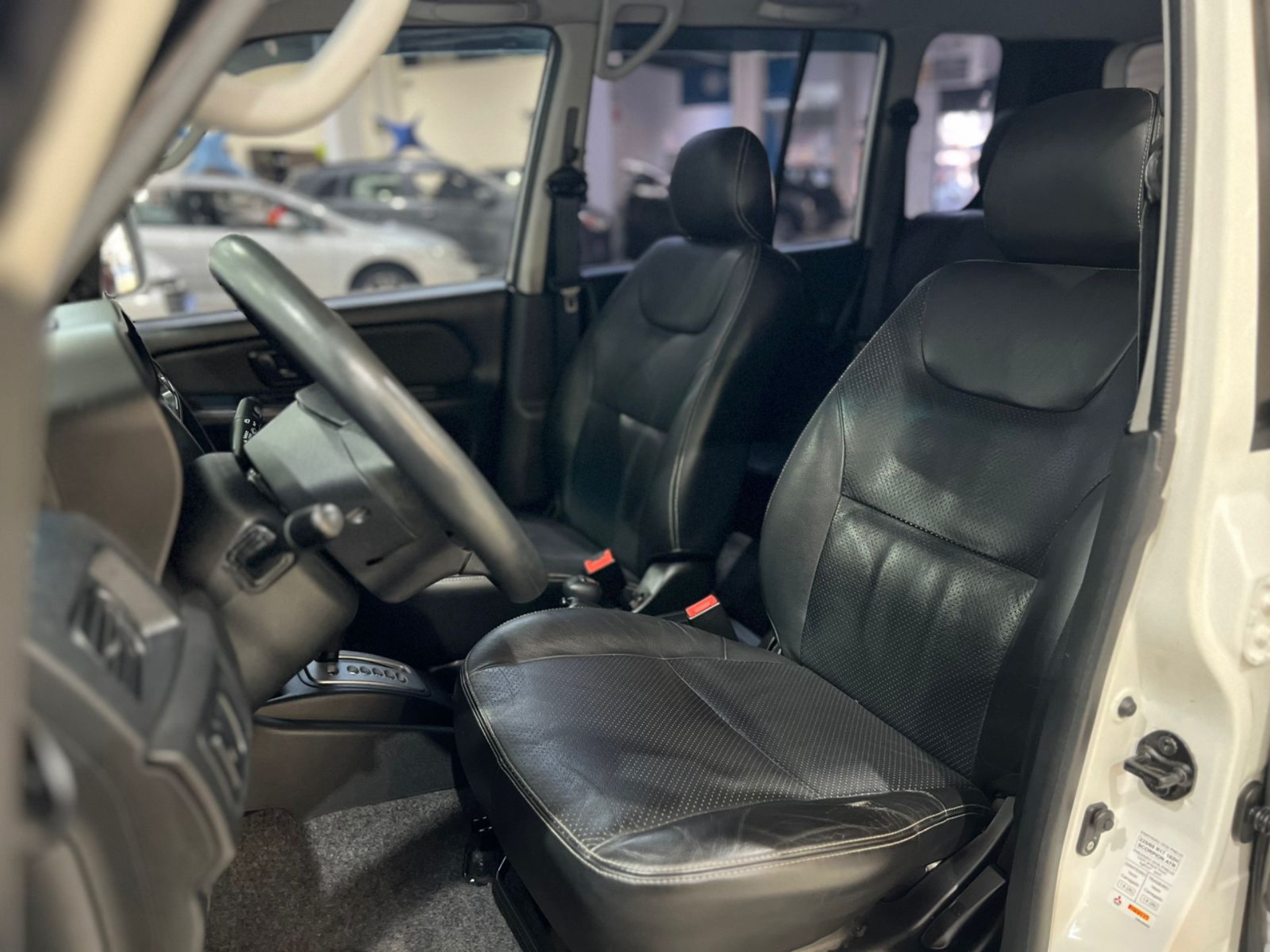 MITSUBISHI PAJERO TR4
