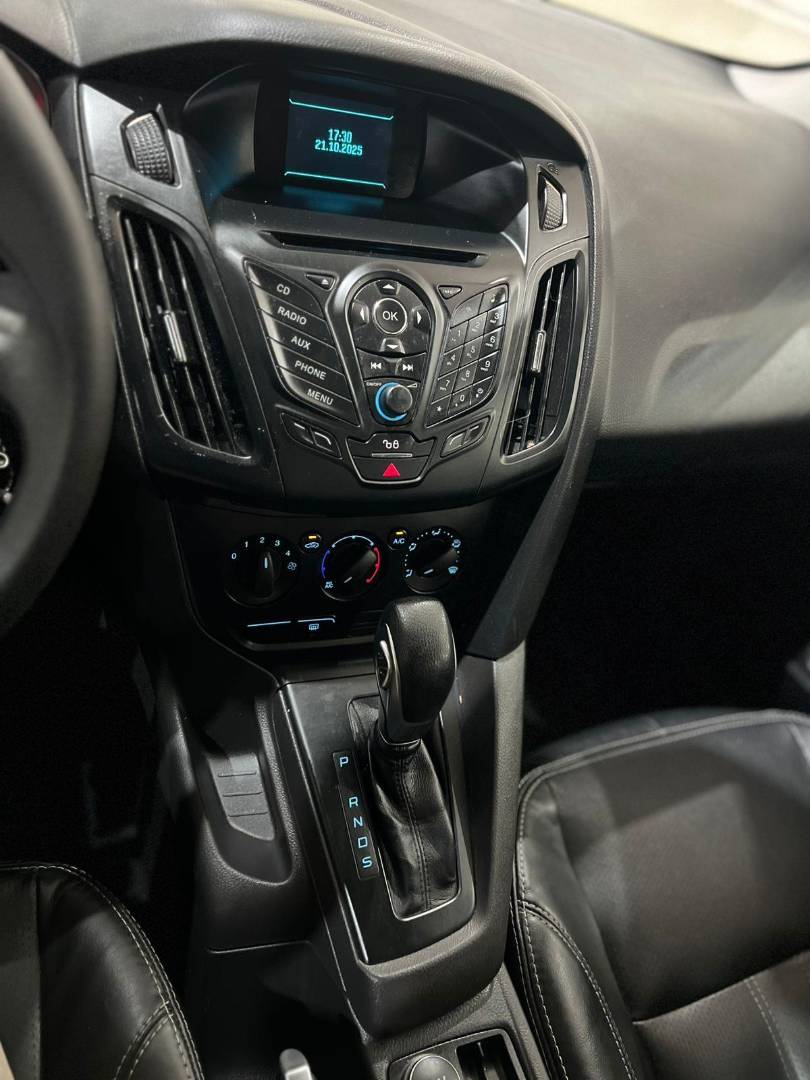 FORD FOCUS