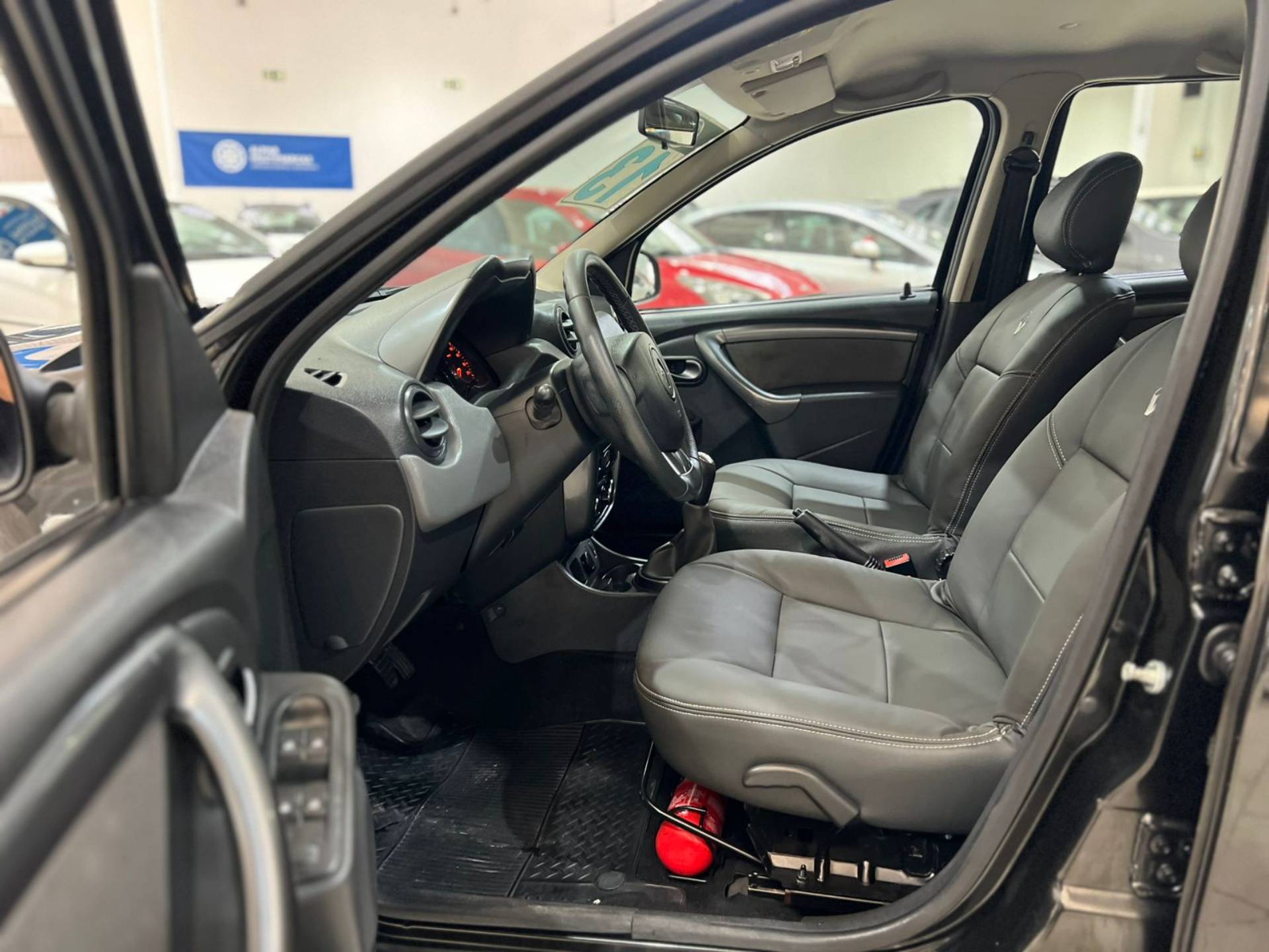 RENAULT DUSTER