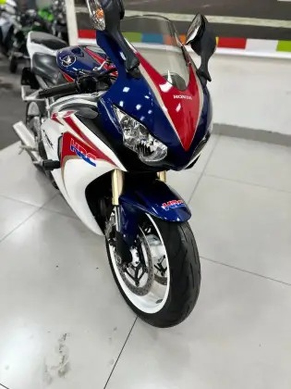 HONDA CBR 1000RR