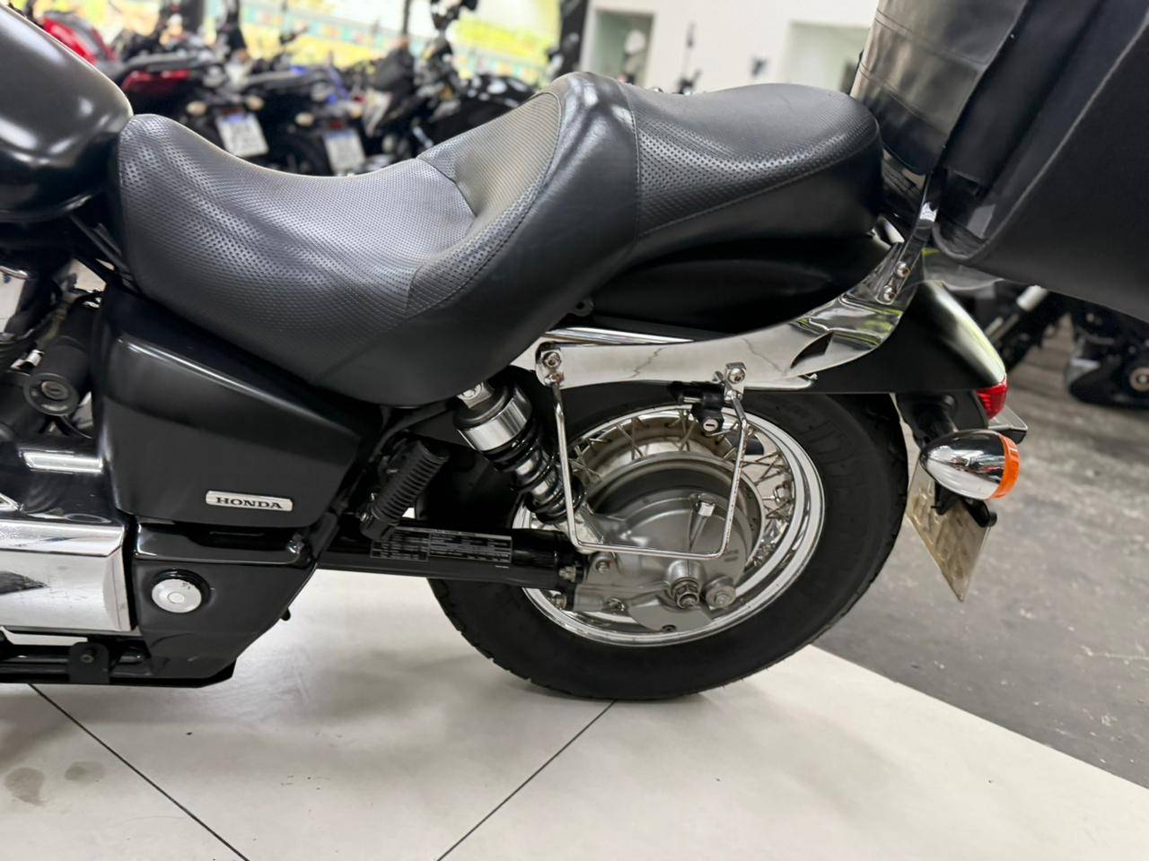 HONDA SHADOW 750