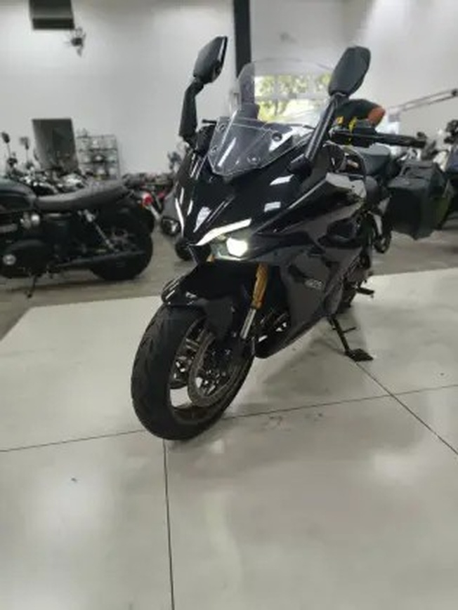 SUZUKI GSX-S1000GT ABS