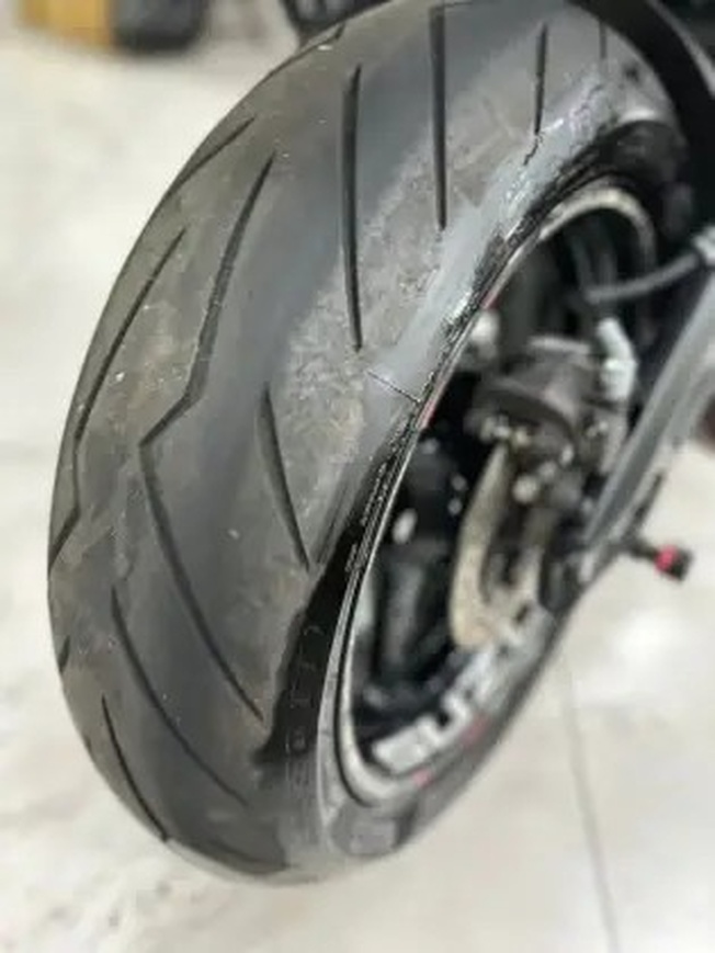 SUZUKI GSX R750 30 ANOS