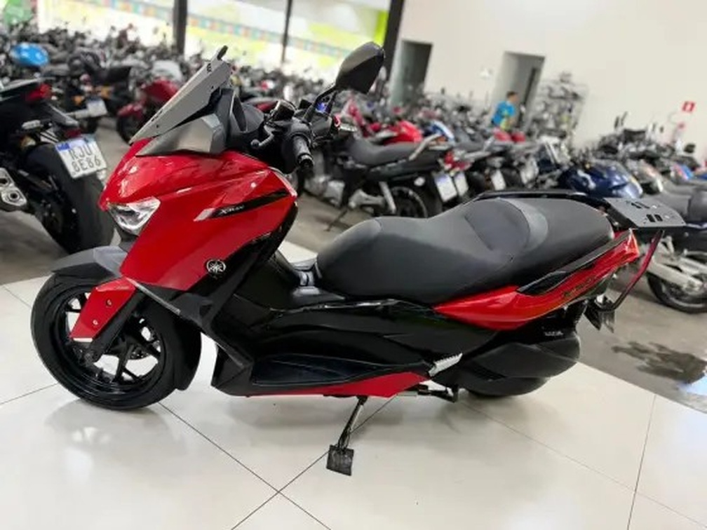 YAMAHA XMAX ABS
