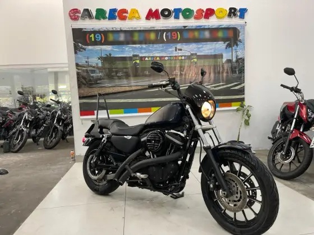 HARLEY-DAVIDSON SPORTSTER XL 883