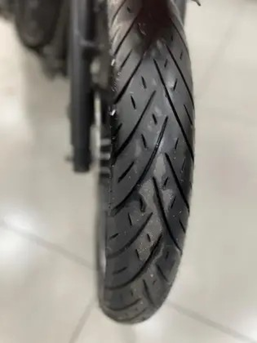 HARLEY-DAVIDSON SPORTSTER XL 883