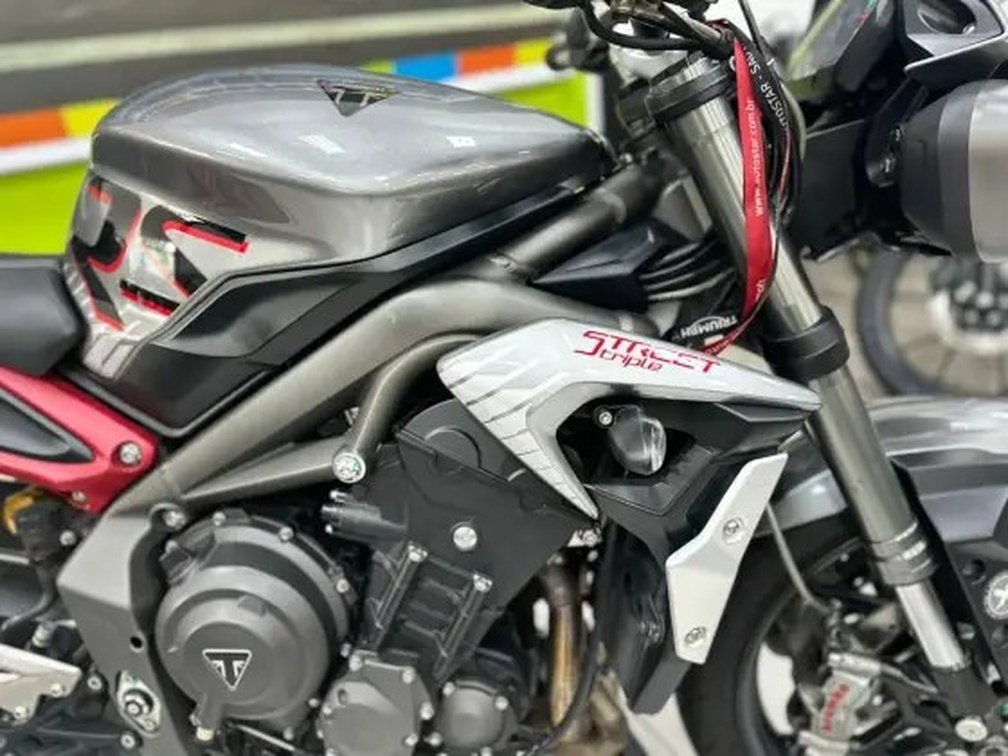 TRIUMPH STREET TRIPLE 765 RS
