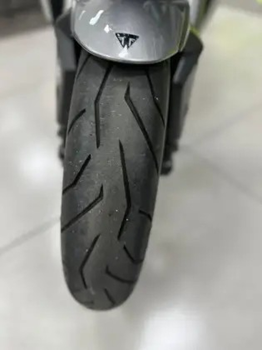 TRIUMPH STREET TRIPLE 765 RS