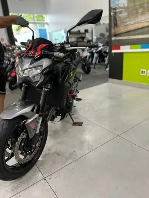 KAWASAKI Z900