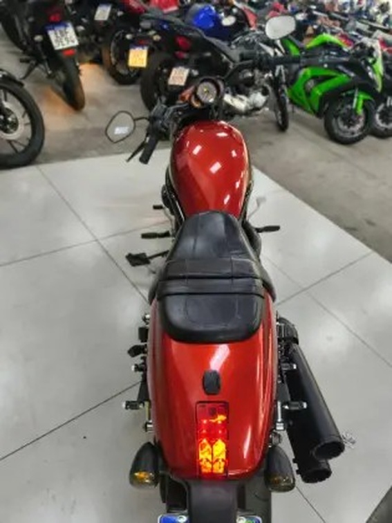 HARLEY-DAVIDSON V ROD MUSCLE