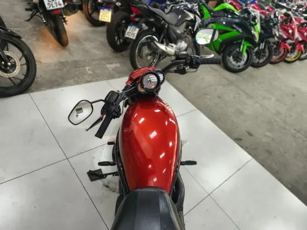HARLEY-DAVIDSON V ROD MUSCLE