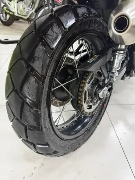 TRIUMPH STREET SCRAMBLER