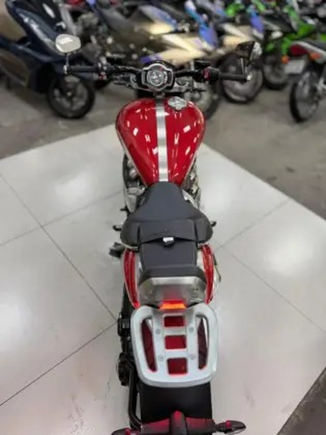 TRIUMPH ROCKET III R