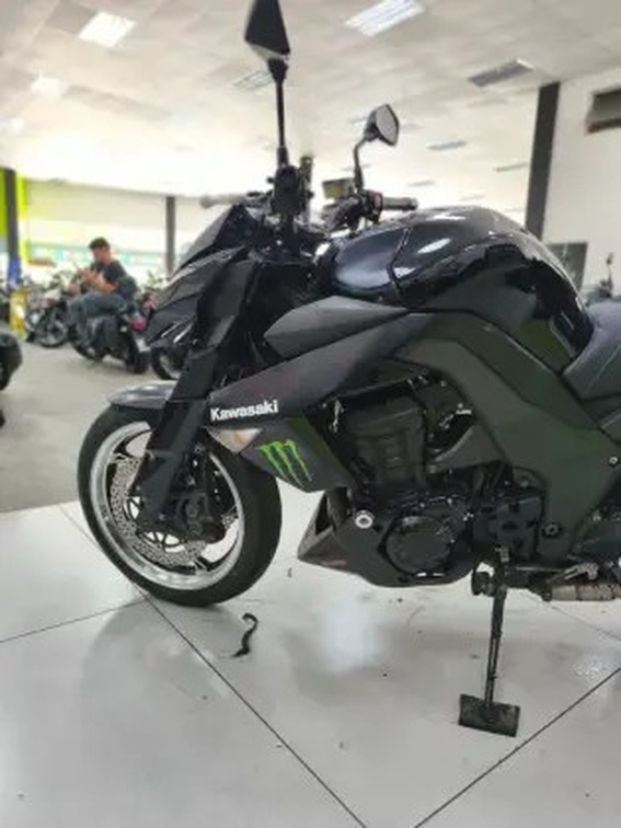 KAWASAKI Z1000