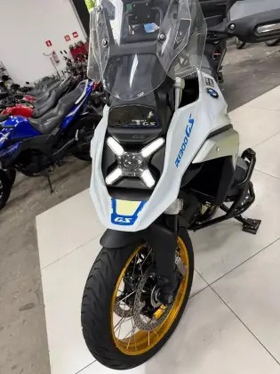 BMW R 1300 GS PLUS