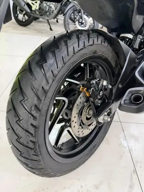 BAJAJ DOMINAR 400