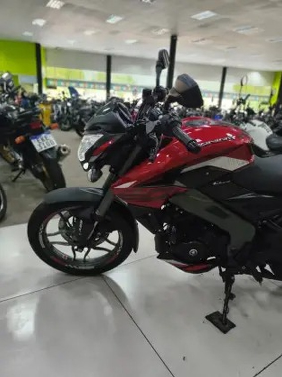 BAJAJ DOMINAR 200
