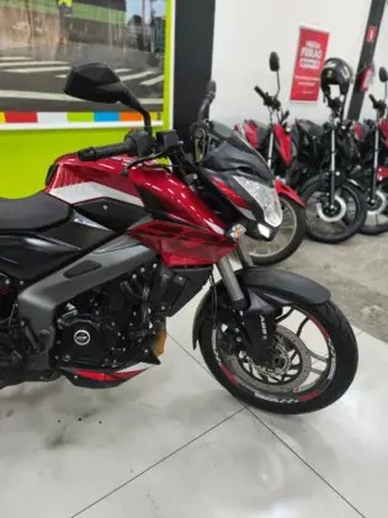 BAJAJ DOMINAR 200