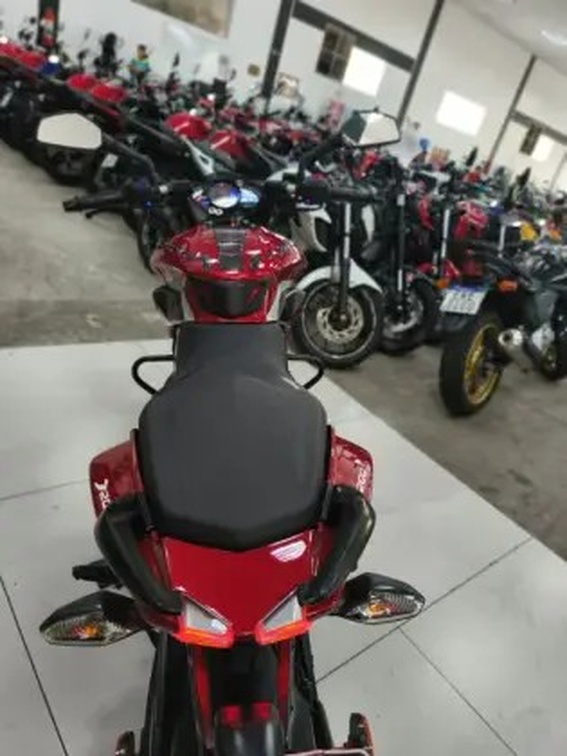 BAJAJ DOMINAR 200