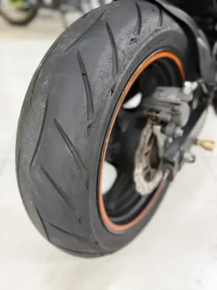 KAWASAKI Z750