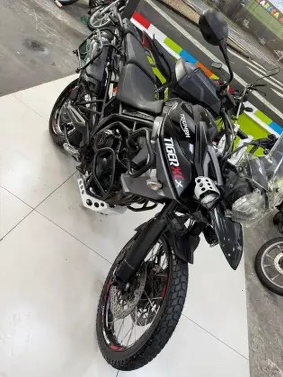 TRIUMPH TIGER 800 XCX