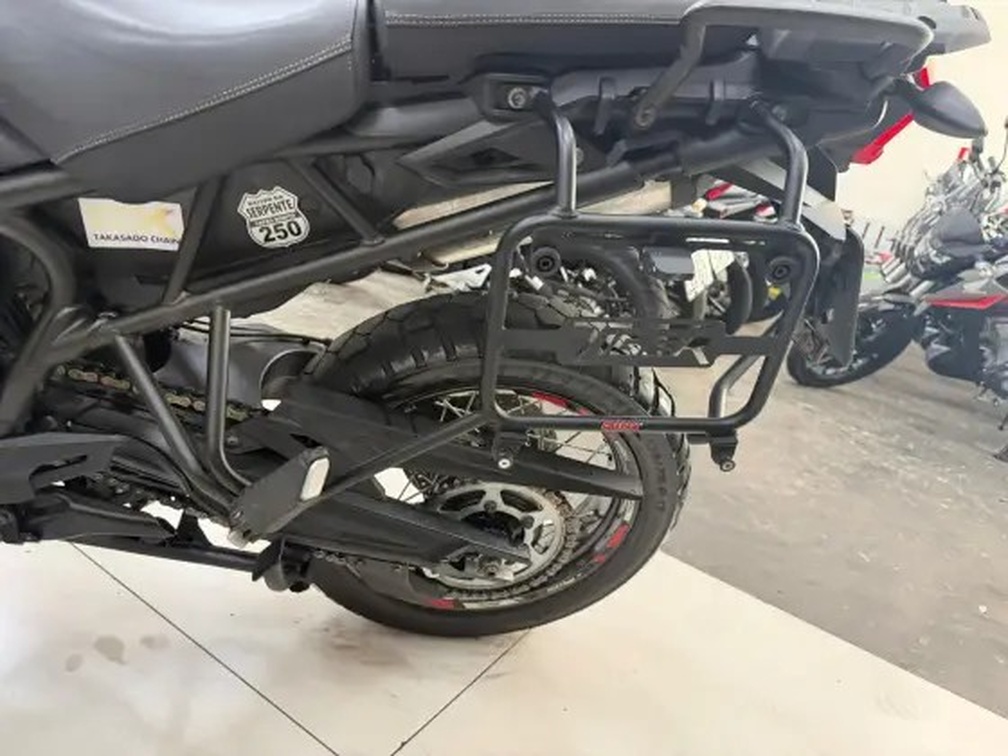 TRIUMPH TIGER 800 XCX