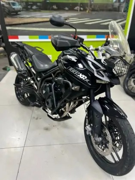TRIUMPH TIGER 800 XRX