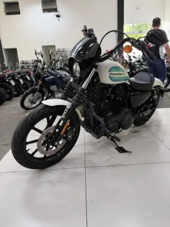 HARLEY-DAVIDSON SPORTSTER 1200 CUSTOM