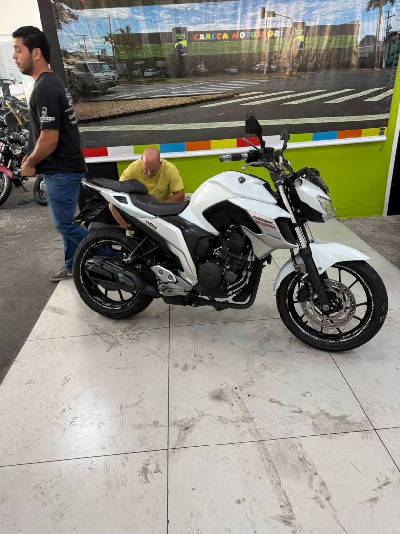 YAMAHA FZ25 FAZER ABS