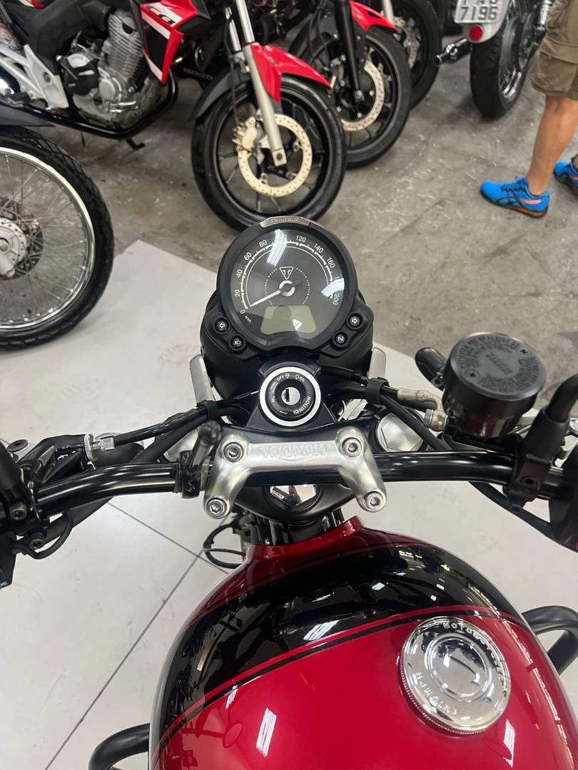 TRIUMPH SPEED TWIN 