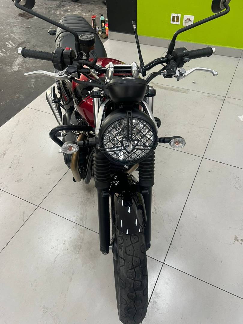 TRIUMPH SPEED TWIN 