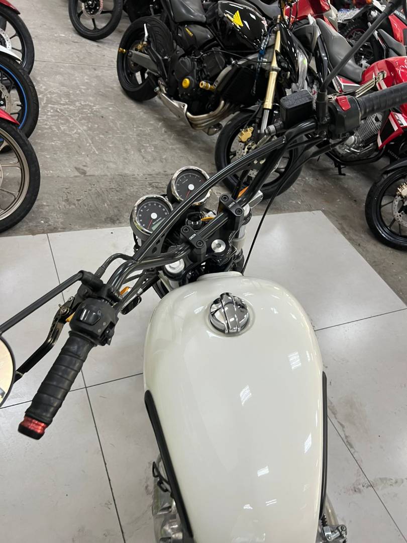 ROYAL ENFIELD INTERCEPTOR 