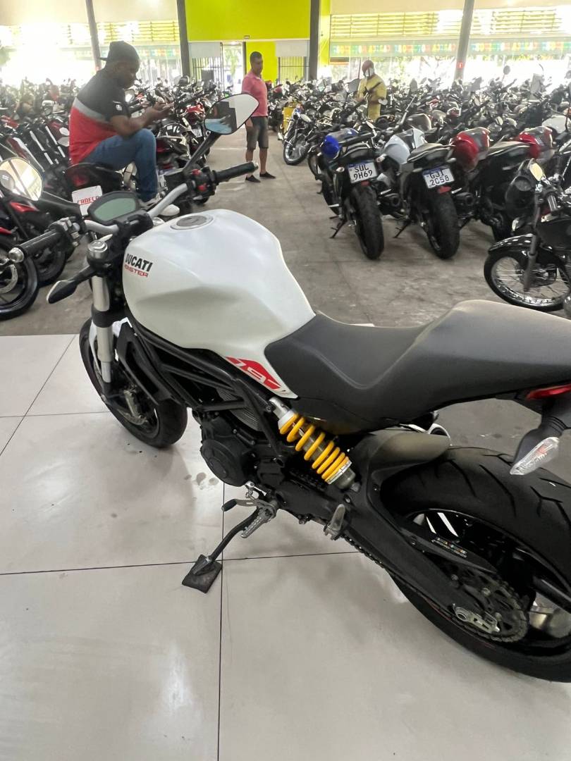 DUCATI MONSTER 797