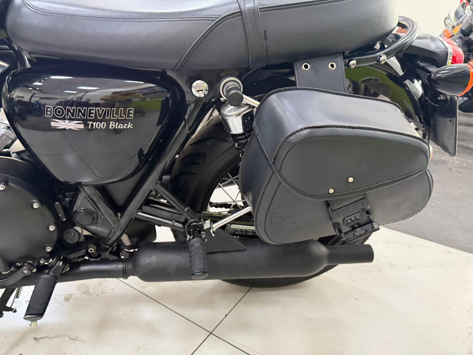 TRIUMPH BONNEVILLE T100 BLACK 900